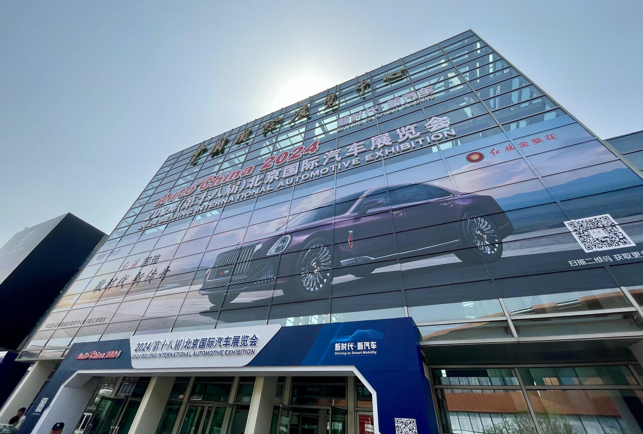 Foreign media visit Beijing International Automotive Exhibition