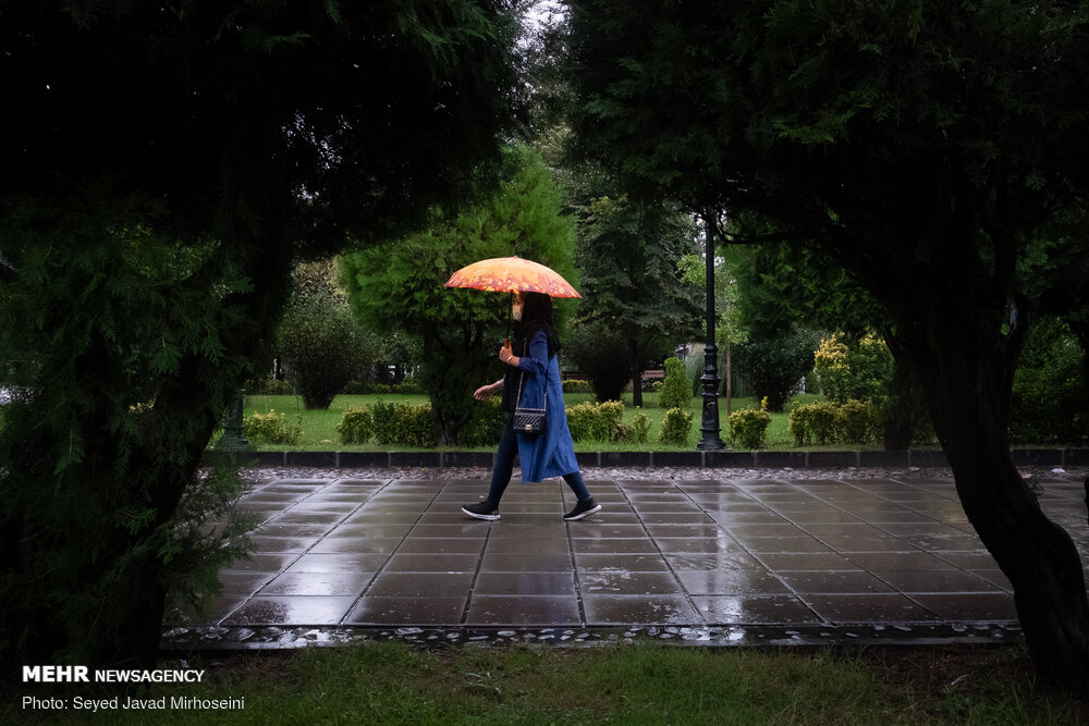 VIDEO: Heavy rain, thunderstorms in Rasht