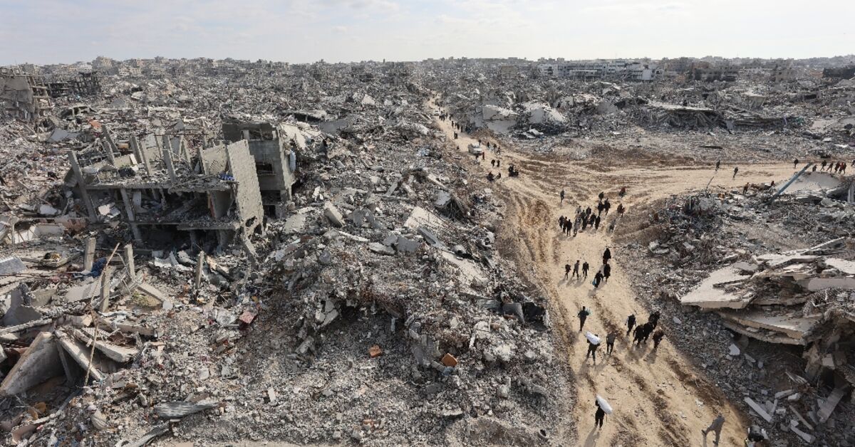 After celebrations, displaced Gazans return home to destruction