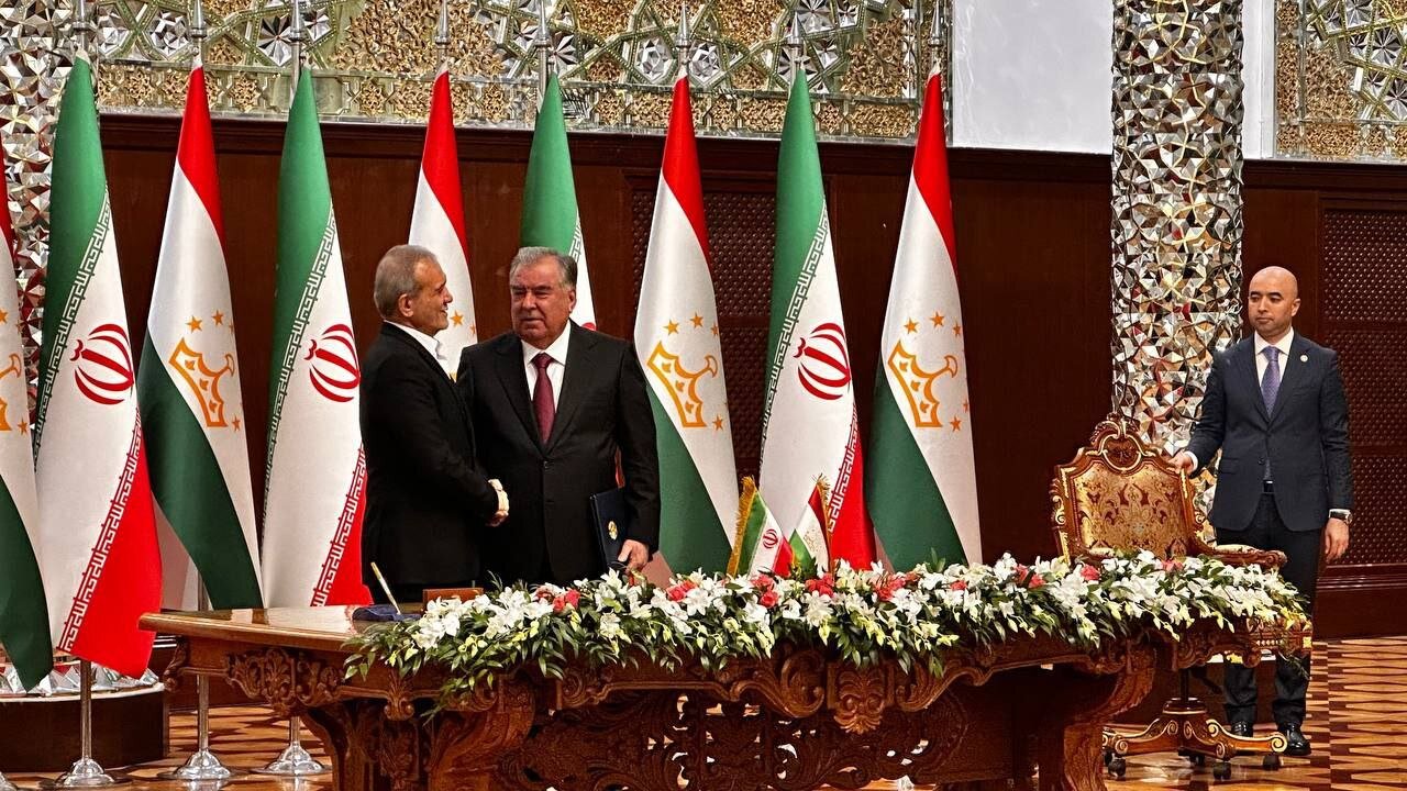 Iran, Tajikistan ink 23 memoranda of understanding