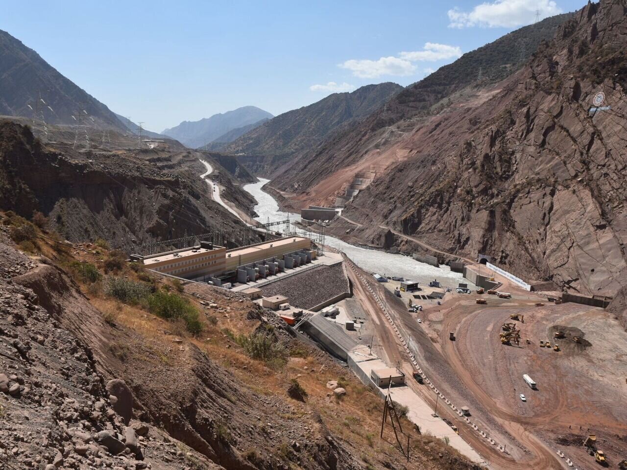 Iran strengthens role in Tajikistan’s water and energy projects