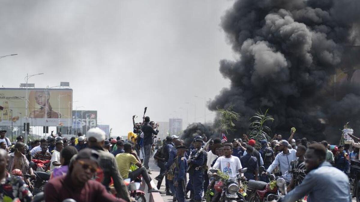 US embassy in Congo on fire