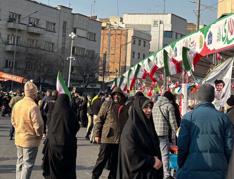 VIDEO: 22 Bahman vibes at Tehran's Ferdowsi Square