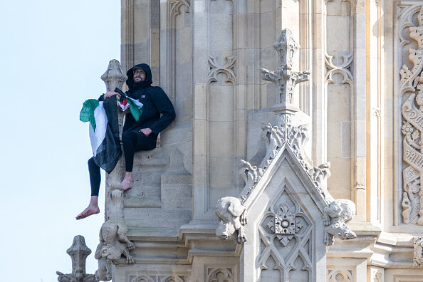 Man with Palestinian flag arrested after scaling London’s Big Ben barefoot