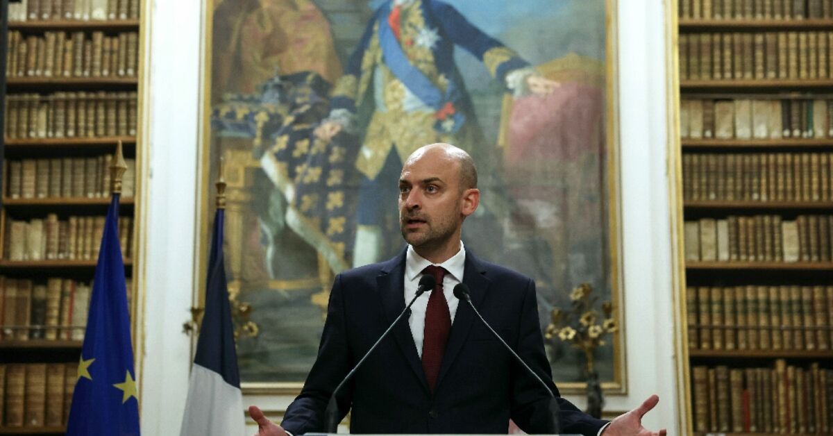 France cools expectations of swift Palestinian state recognition