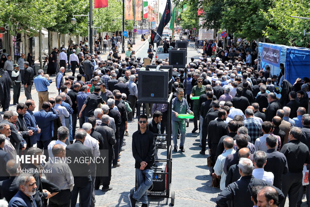 Zanjan people mark Imam Khomeini demise anniv.