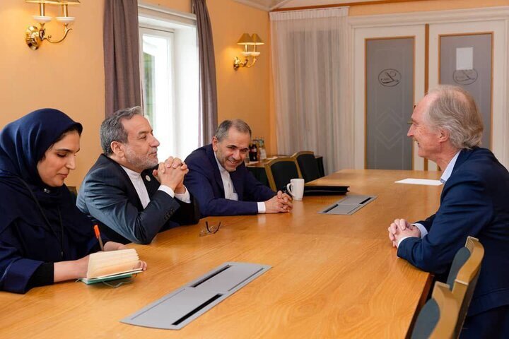 Iran FM meets with UN special envoy for Syria in Oslo