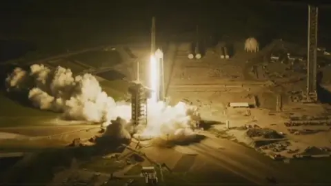 Axiom Space Axiom-4 as it lifted off