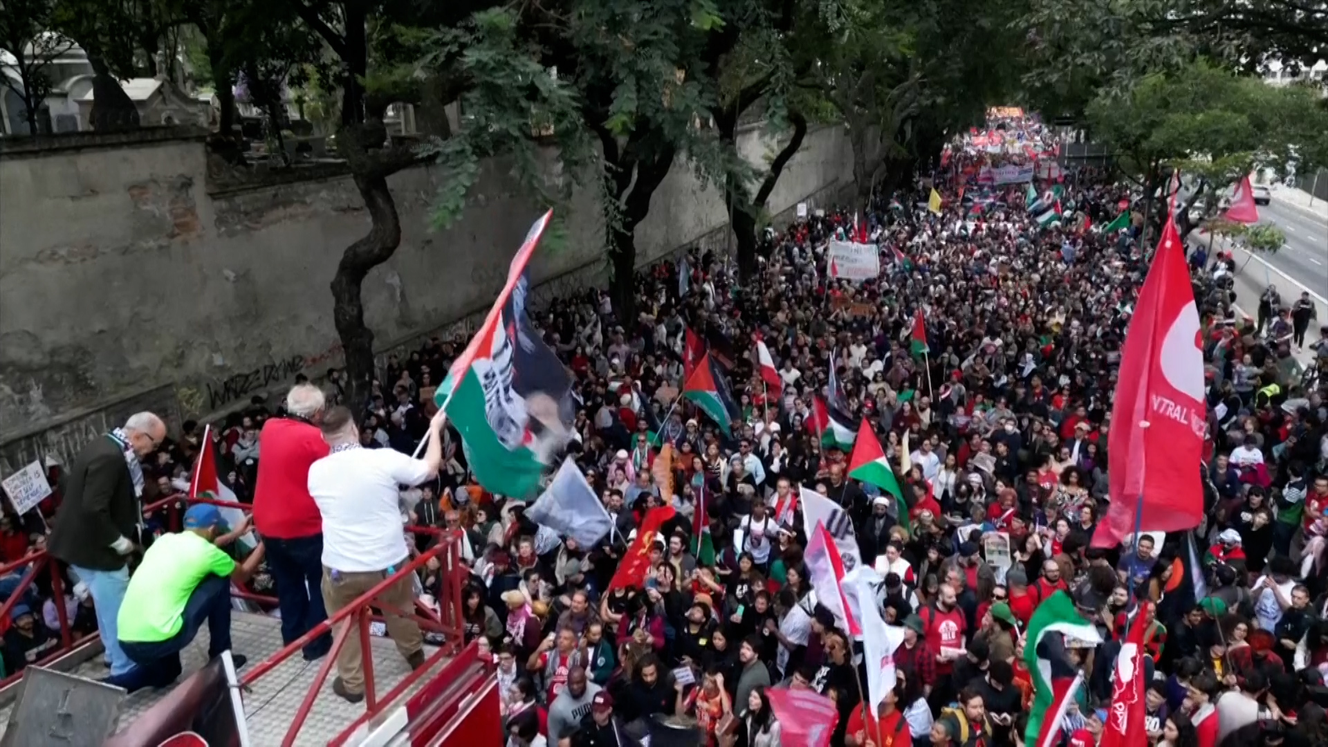 Video: Pro-Palestinian marches in cities around the world