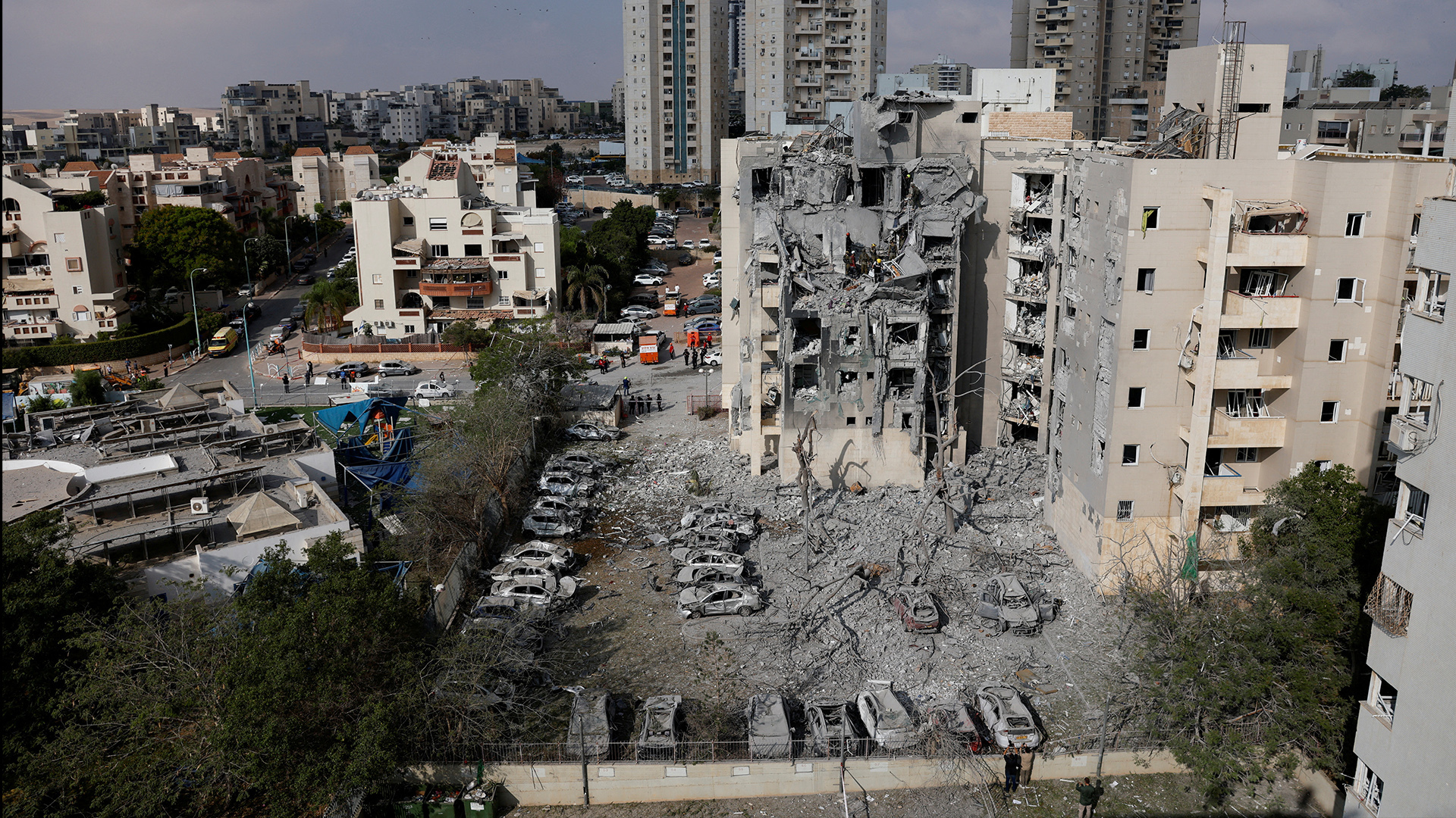 Iranian missile strikes building in Israel