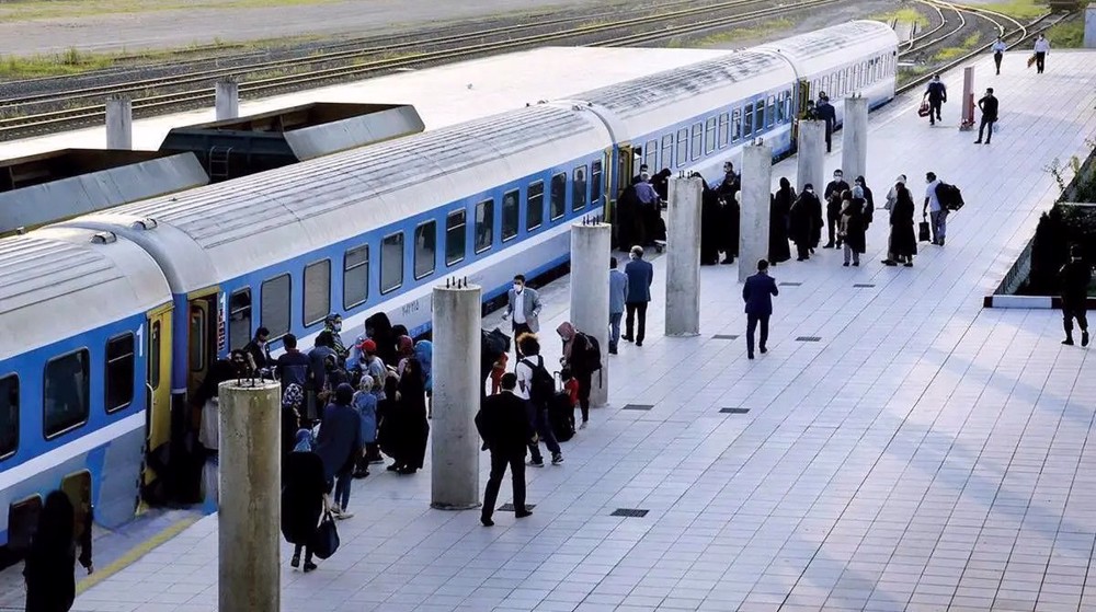 Iran to launch 3 new rail routes to neighboring countries