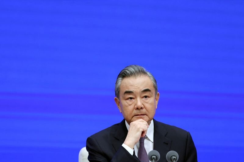 Chinese FM stresses political solution for Iran nuclear prog.