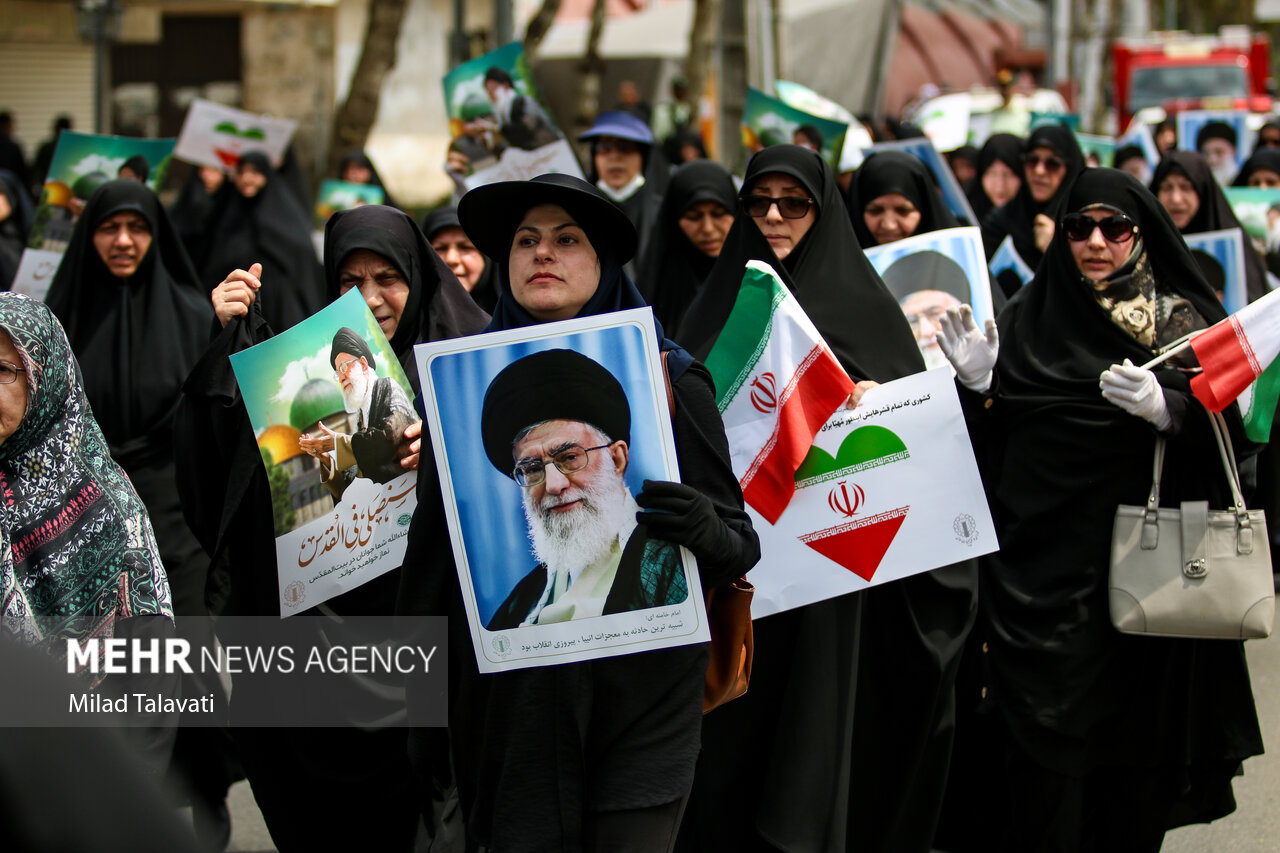 Rasht people support Iran Armed Forces on Wrath Friday