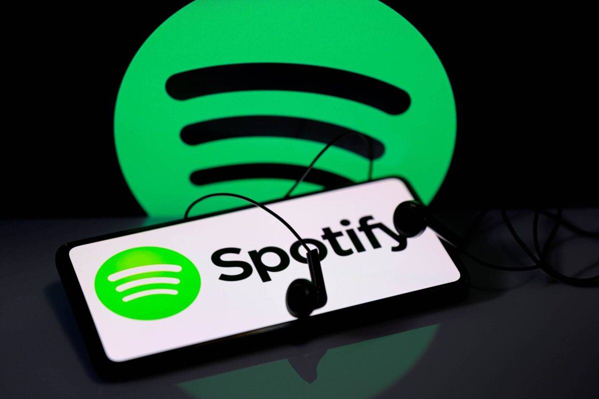 Spotify CEO investments $700m in AI drone weapons company, as artists call for boycott – Middle East Monitor