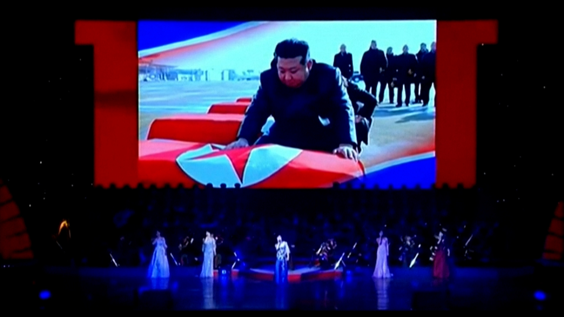 Kim Jong Un shown honouring soldiers killed while fighting for Russia | Newsfeed