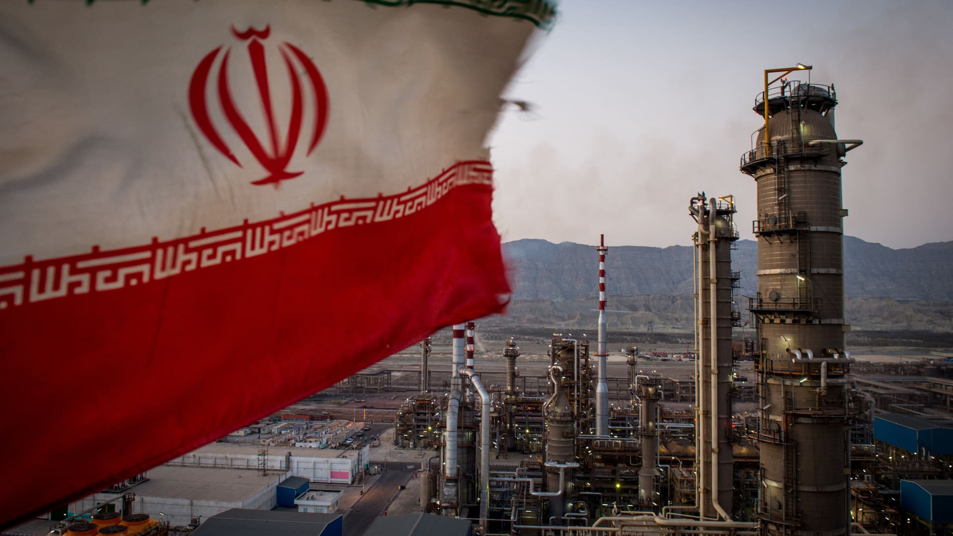 Oil prices fall after Trump raises hopes of a U.S.-Iran nuclear deal