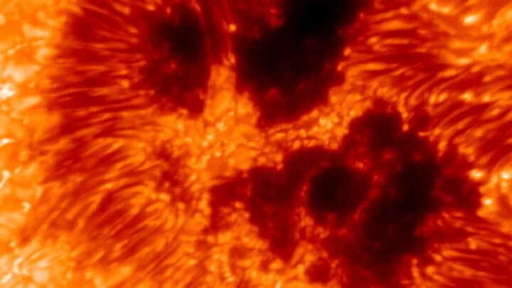 Sun ejects two giant prominences