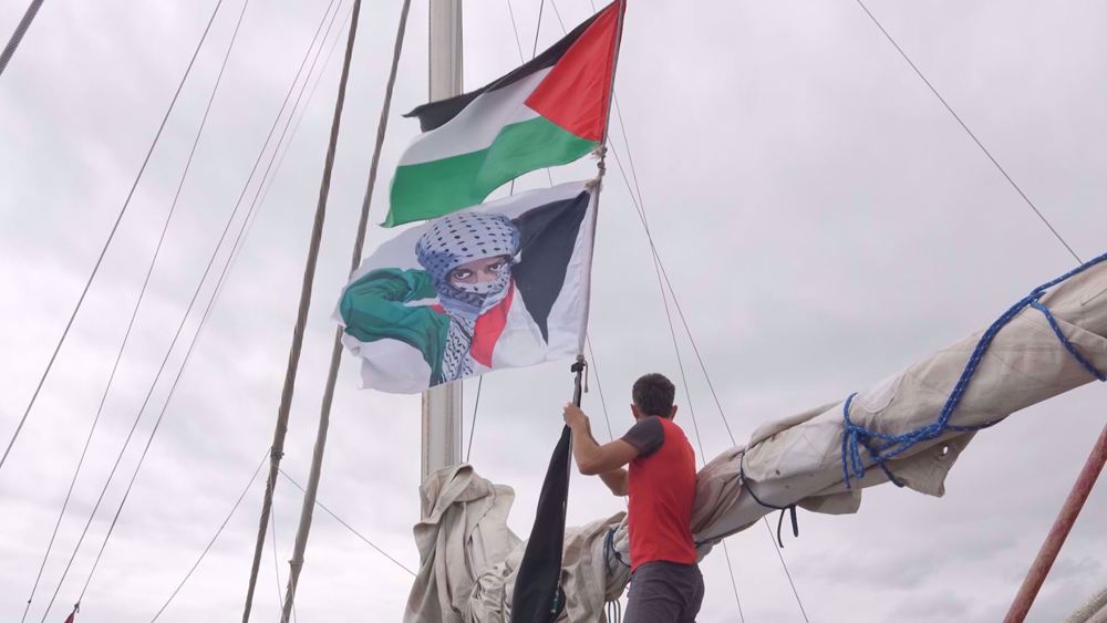 Gaza aid flotilla advances