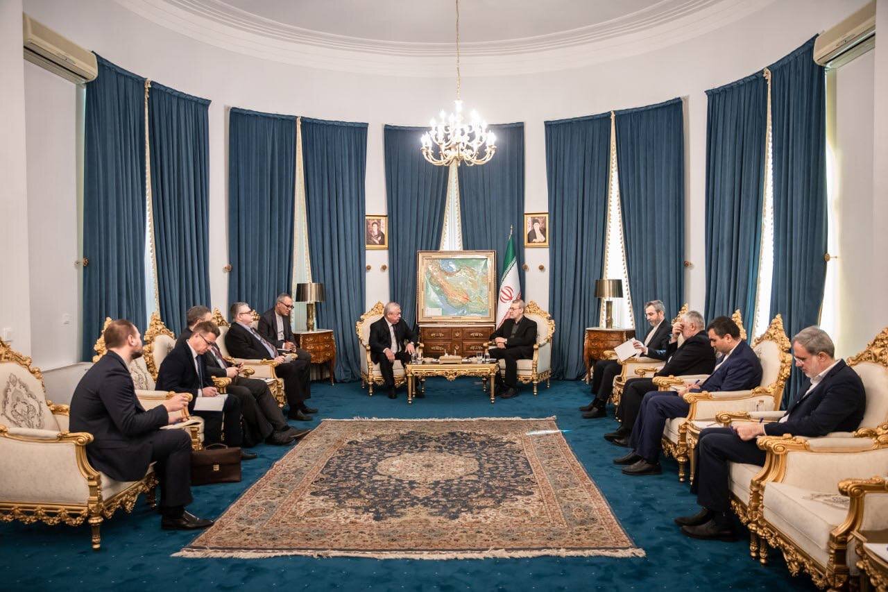 لقاء لافرينتييف مع لاريجاني