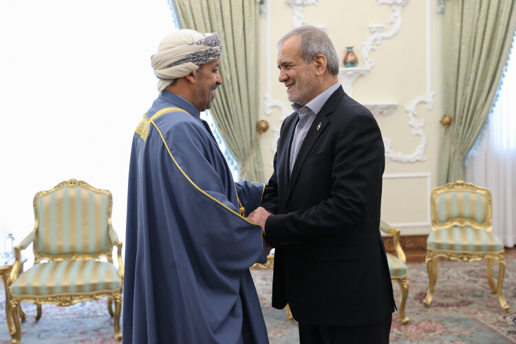 ‘Side by side through regional turbulence’, Iranian President hails Tehran-Muscat relations