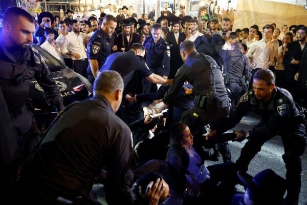 Teen dies in Haredi settlers’ protest in al-Quds
