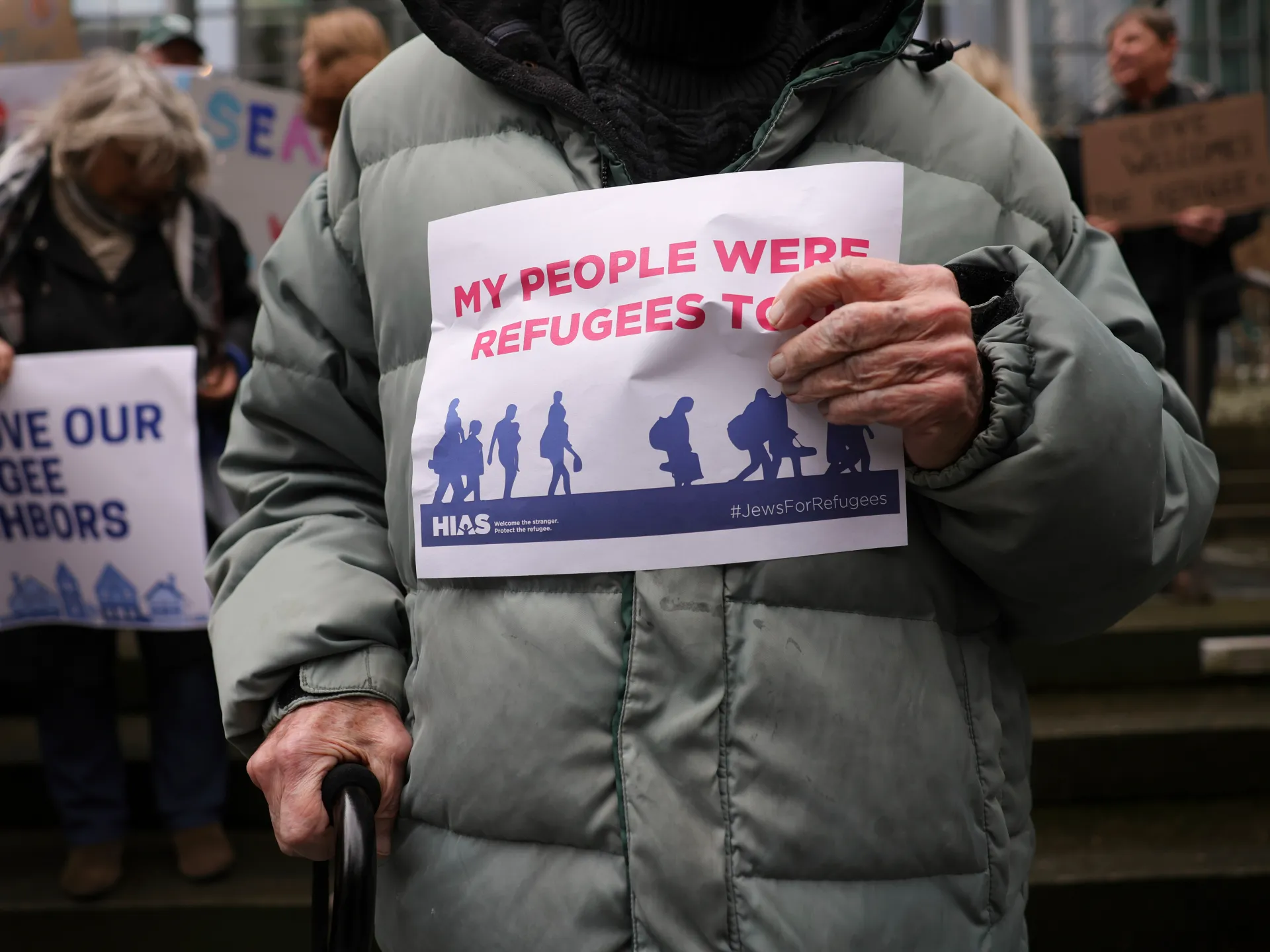 Trump announces lowest refugee admission cap in US history at 7,500 | Donald Trump News