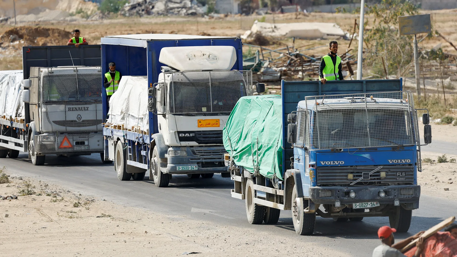 Aid trucks enter Gaza’s Khan Younis after ceasefire | Newsfeed