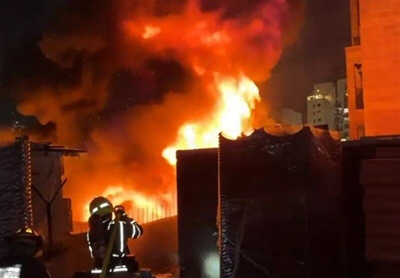 VIDEO: Fire engulfs commercial shops in Baghdad