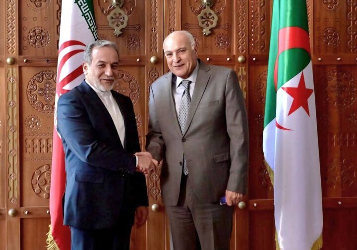 Araghchi congratulates his Algerian counterpart on Natl. Day
