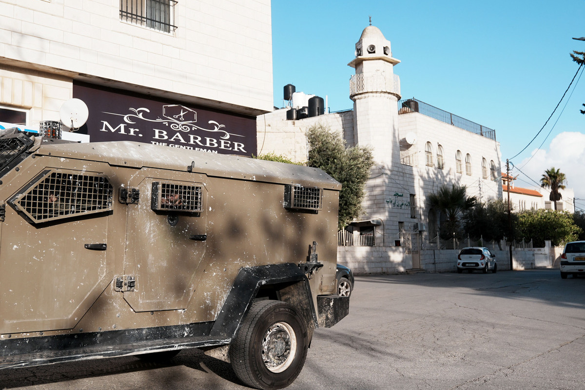 Occupation forces compel worshippers to leave mosque west of Ramallah – Middle East Monitor