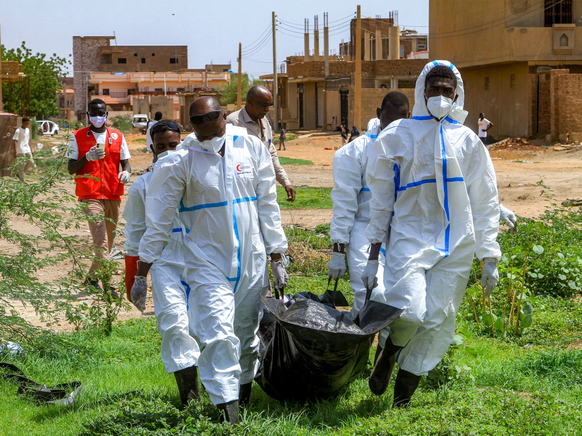 In Khartoum, exhumation of makeshift graves reawakens families’ grief | Sudan war News