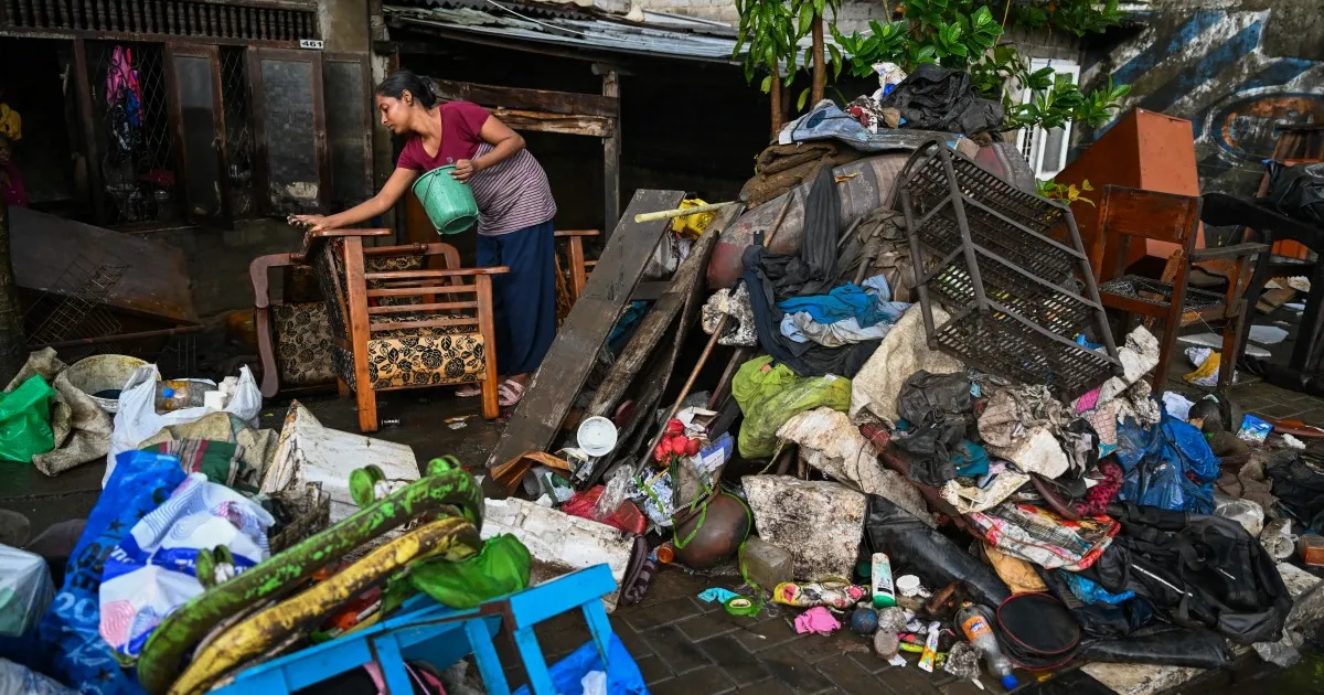 Sri Lanka landslides feared as toll hits 618, widespread loss sweeps Asia | Climate Crisis News
