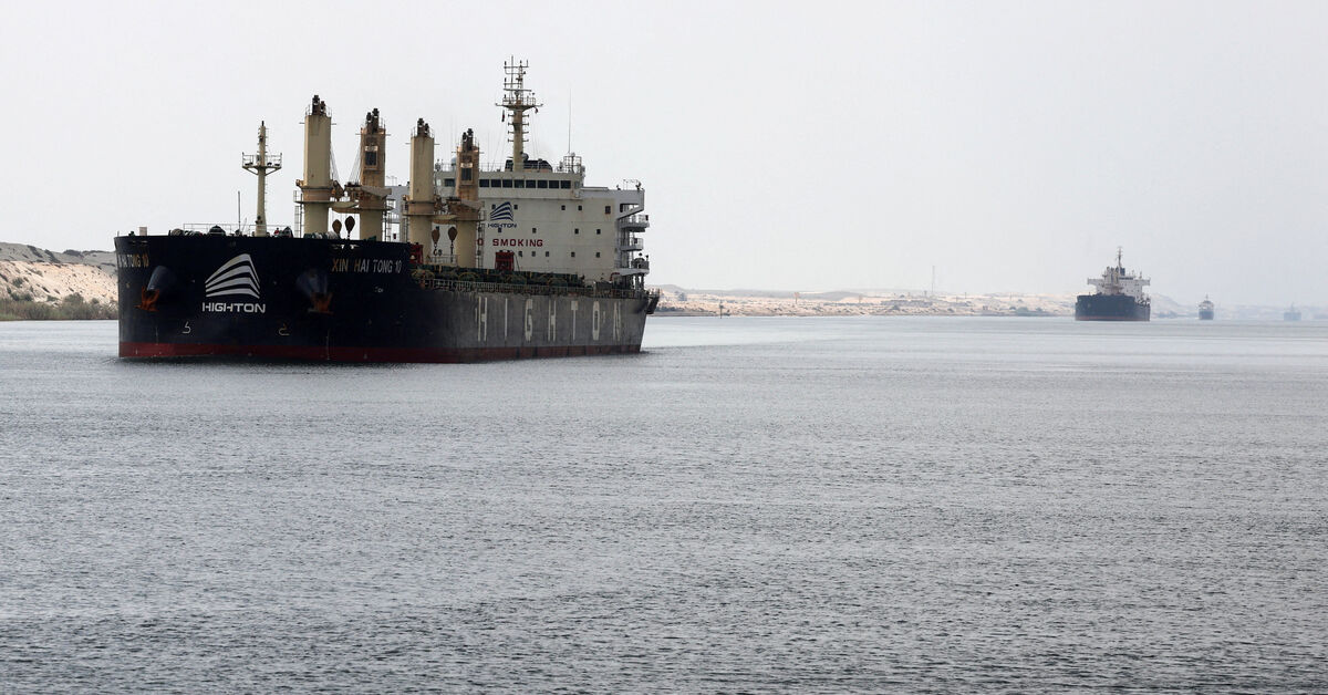 Factbox-What are shipping companies’ plans for return to Suez Canal?