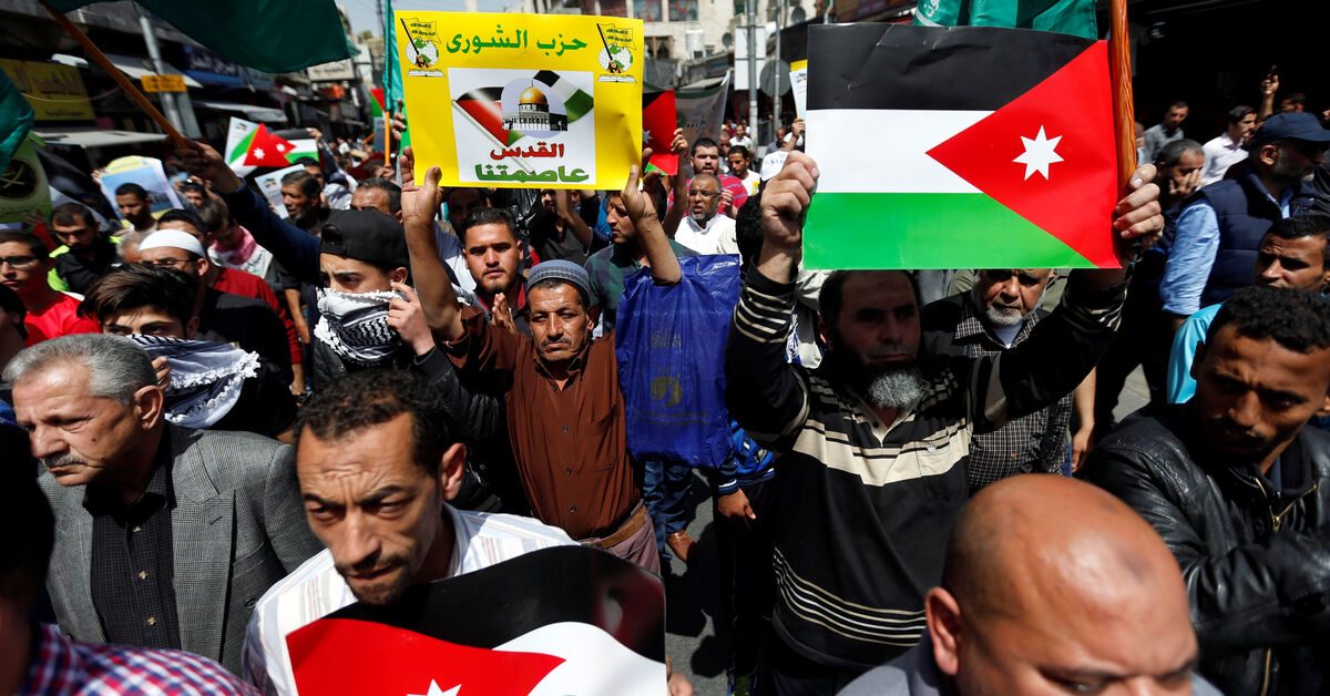 US designates three Muslim Brotherhood chapters as global terrorists