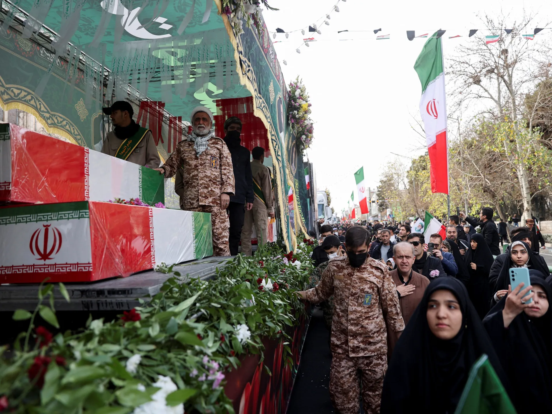 US-Iran tensions: Trump has no path to an easy ‘win’ despite Tehran’s woes | Donald Trump News