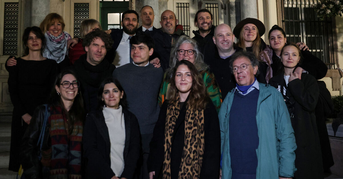 Greek court acquits aid workers of migrant-smuggling charges