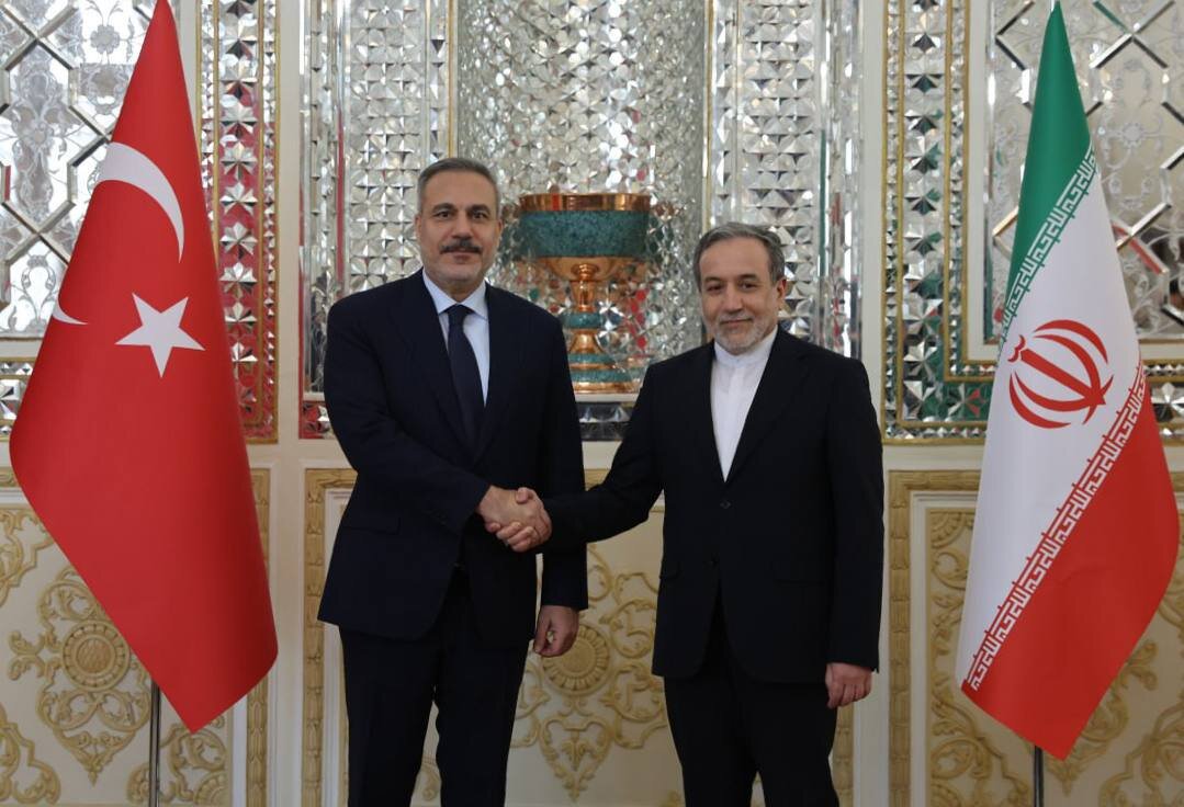 Araghchi, Turkish FM discuss ways to deescalate reg. tensions