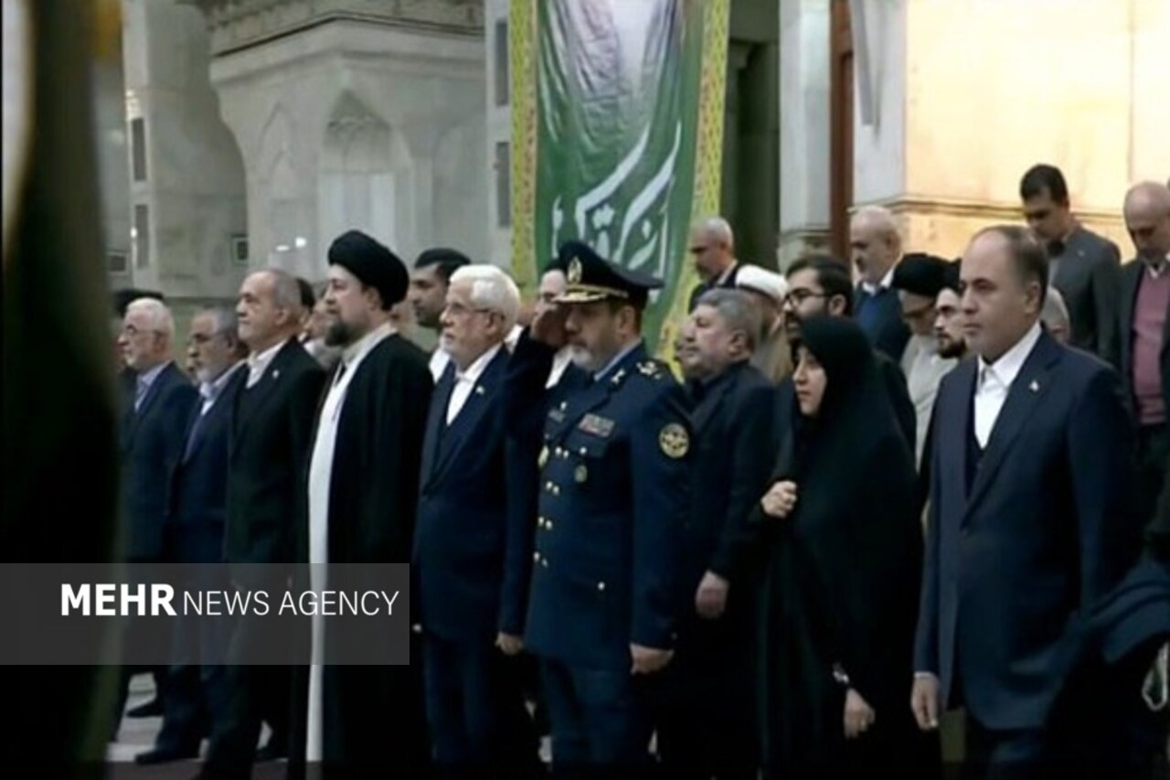 VIDEO: Pezeshkian cabinet renews allegiance to Imam Khomeini
