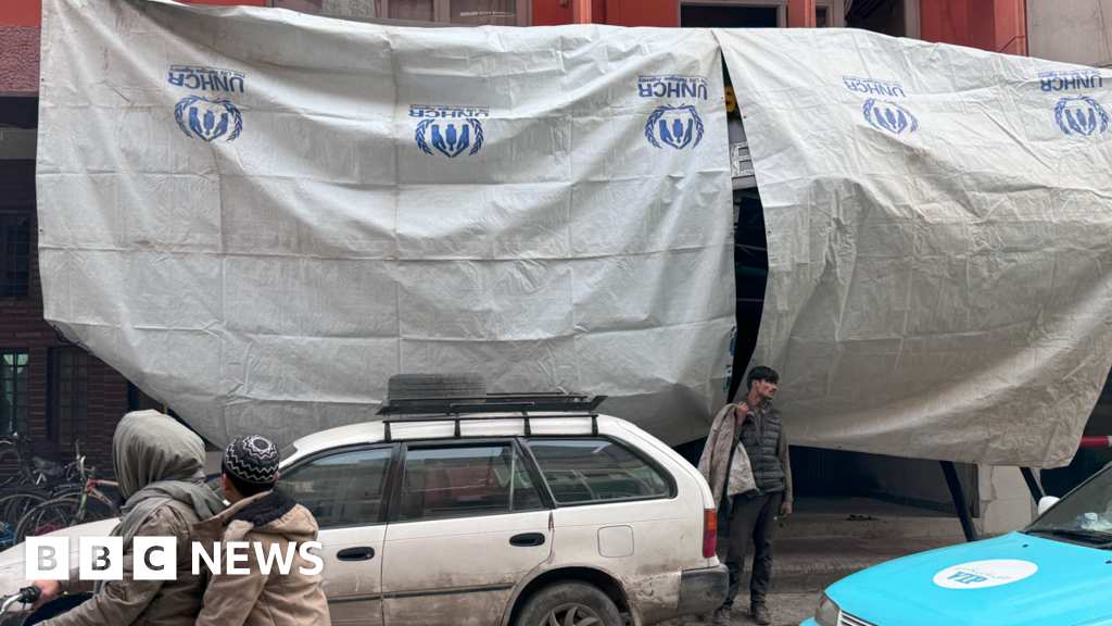 Seven killed in explosion at Chinese restaurant