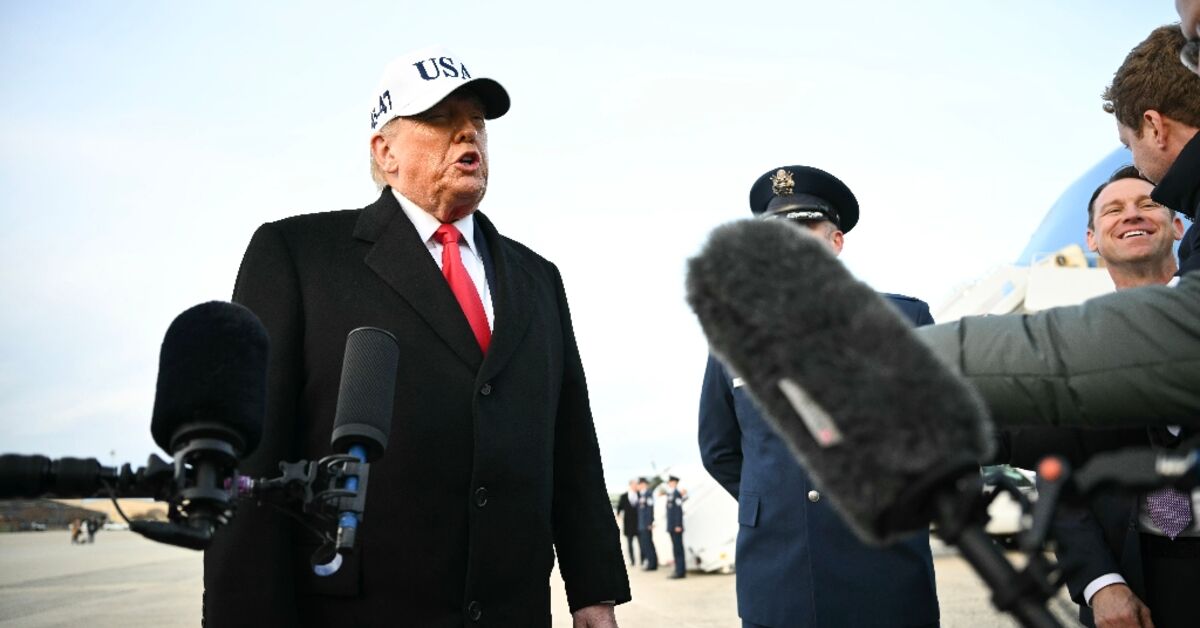 Trump vows ‘very strong action’ if Iran hangs protesters