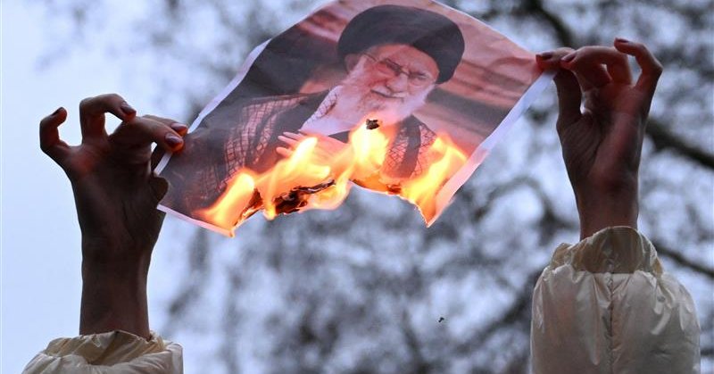 US takes precautionary military steps as Iran unrest fuels fears of wider conflict