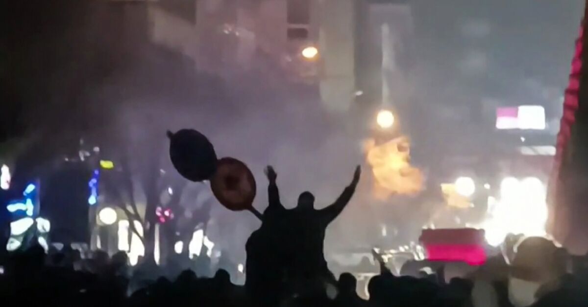 Iran crackdown fears grow as protests persist