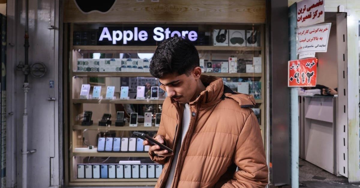 After 20-day outage, Iran internet flickers back but restrictions persist