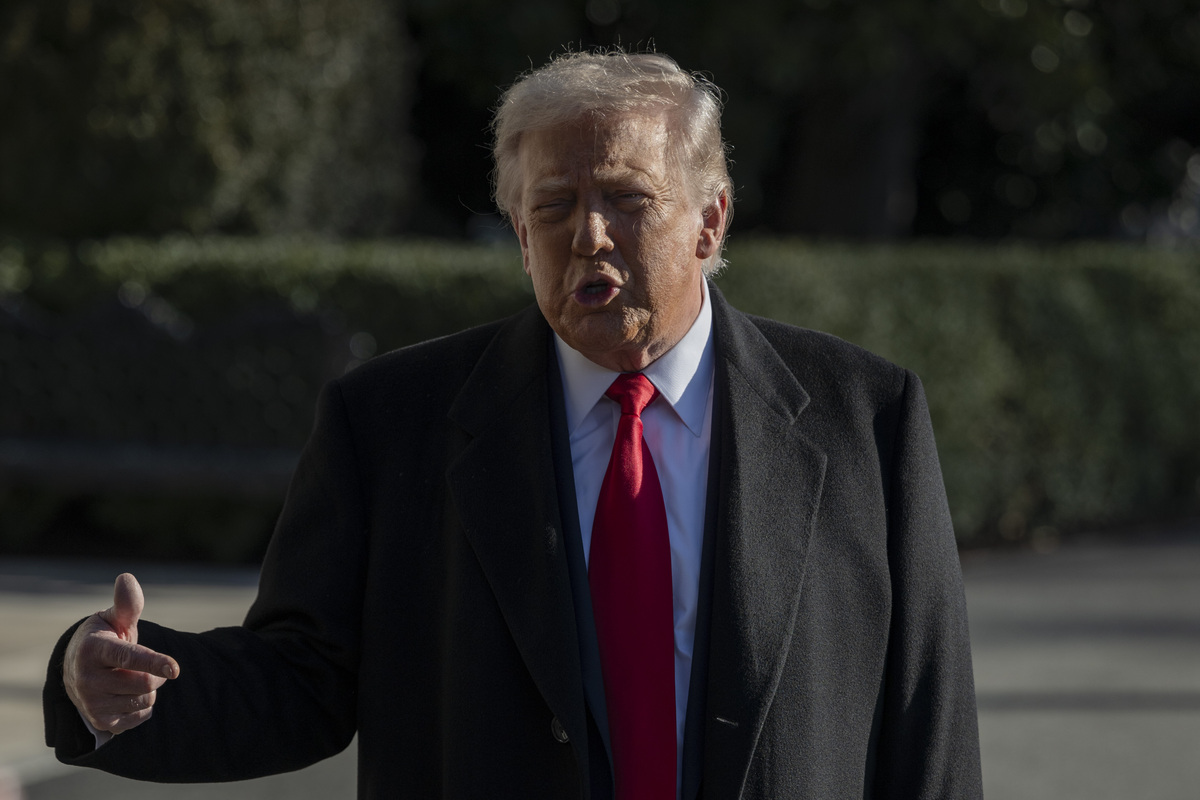 Trump calls on Iranian demonstrators to ‘keep protesting,’ tells them ‘help is on its way’ – Middle East Monitor