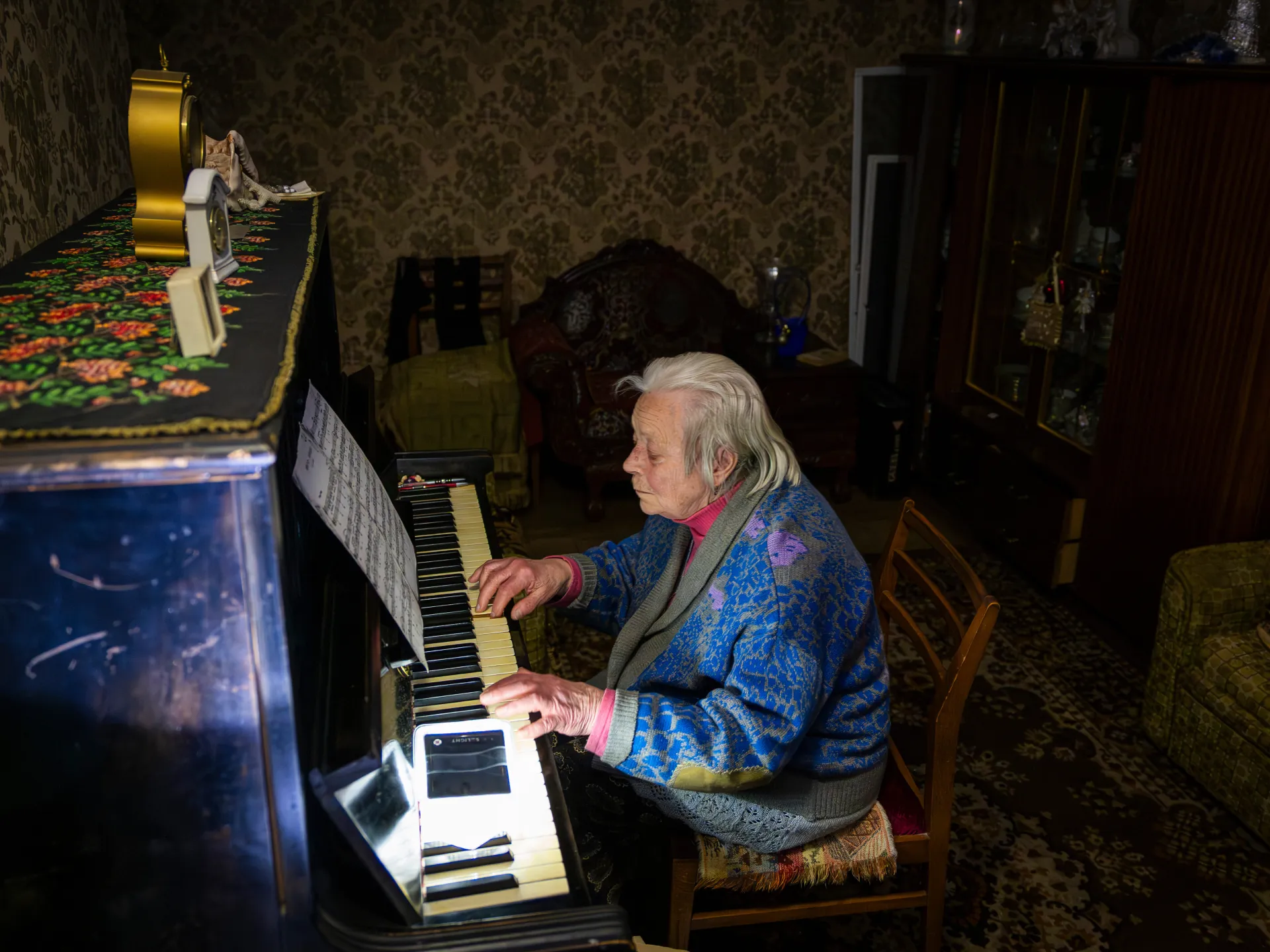 Photos: Power outages leave people in freezing conditions in Kyiv | Russia-Ukraine war News