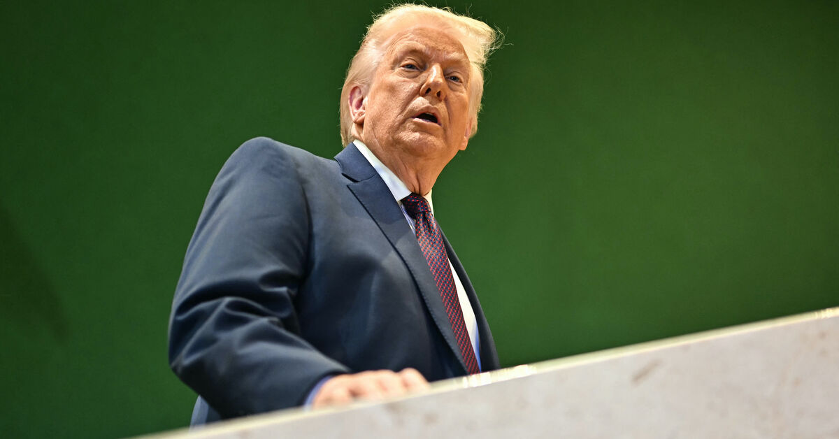 Trump says Iran seeks deal as US aircraft carrier arrives in Middle East