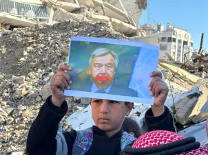 UNRWA Union protests dismissal of 600 Palestinian staff in Gaza, on 11 January 2026 [Mohammed Asad/Middle East Monitor]