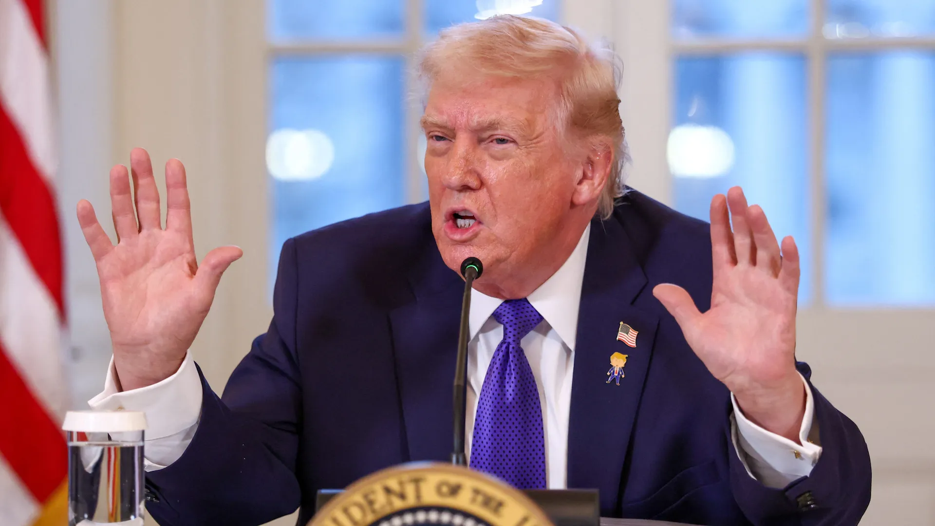 Trump meets US oil bosses to discuss Venezuela extraction | Newsfeed