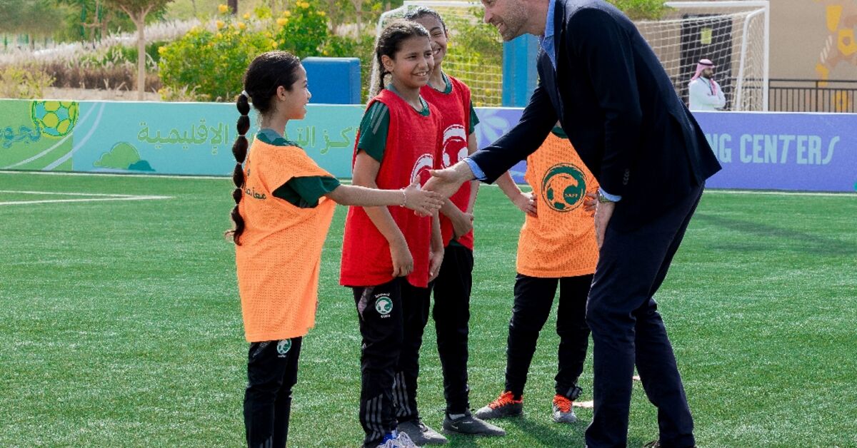 Prince William meets footballers, gamers during Saudi tour