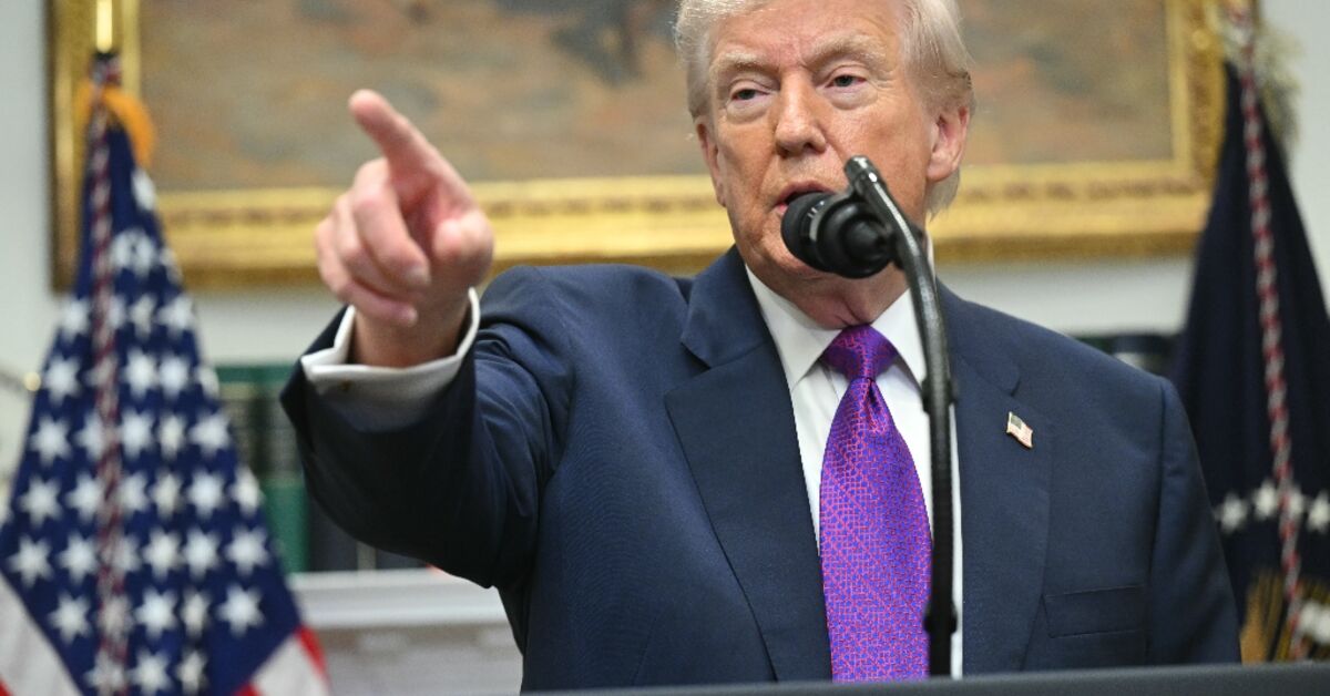 Trump warns Iran of ‘very traumatic’ outcome if no nuclear deal